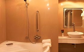 Hotel Ruposhi Bangla